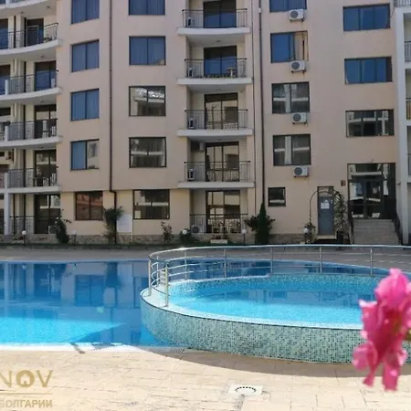 Vacation At Sunny Апартамент *